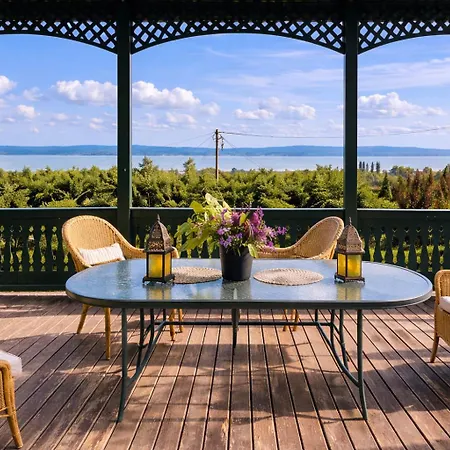 10-minute Walk To Balaton - Exclusive Castle Vila Balatonakali