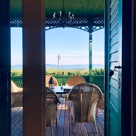 10-minute Walk To Balaton - Exclusive Castle Vila Balatonakali