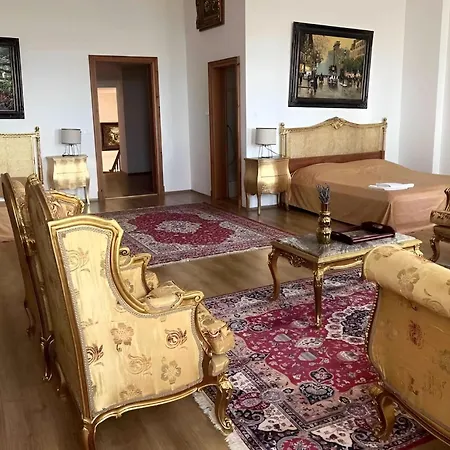 10-minute Walk To Balaton - Exclusive Castle Vila Balatonakali